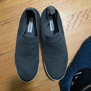 Steve Madden Women’s Grey Knit Slip-On loafer/sneaker